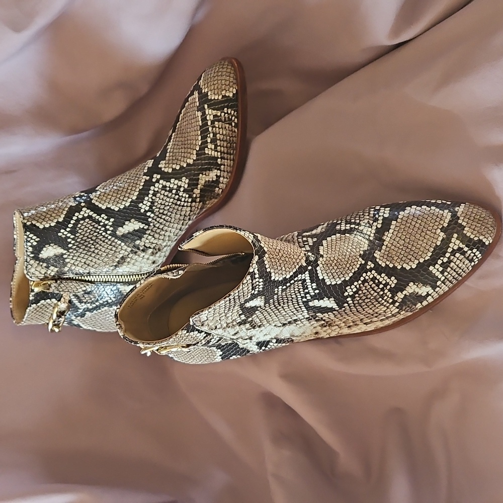 Talbots Ankle Booties With Gold Chainlink Detail - Size 9M